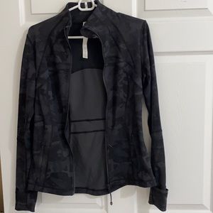 Lululemon black camo define jacket size 8